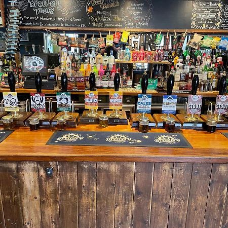 The Windsor Castle Inn Lye Экстерьер фото