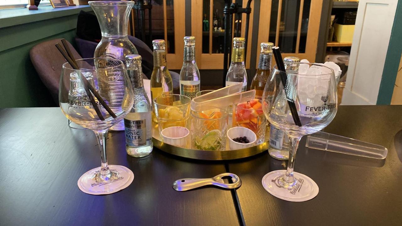 The Windsor Castle Inn Lye Экстерьер фото