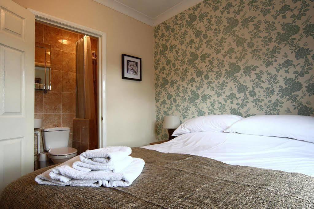 The Windsor Castle Inn Lye Экстерьер фото