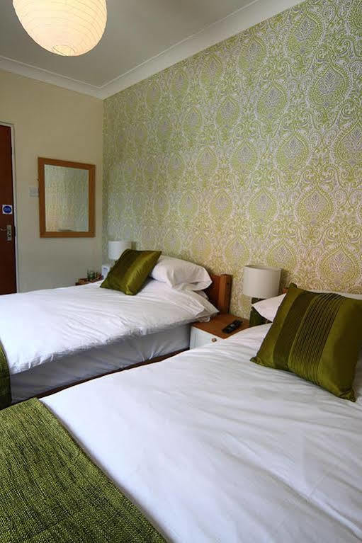 The Windsor Castle Inn Lye Экстерьер фото