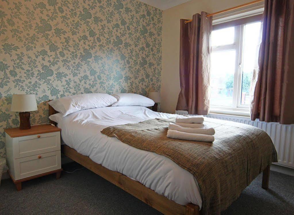 The Windsor Castle Inn Lye Экстерьер фото