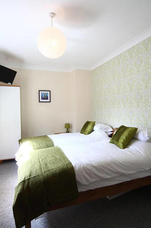 The Windsor Castle Inn Lye Экстерьер фото